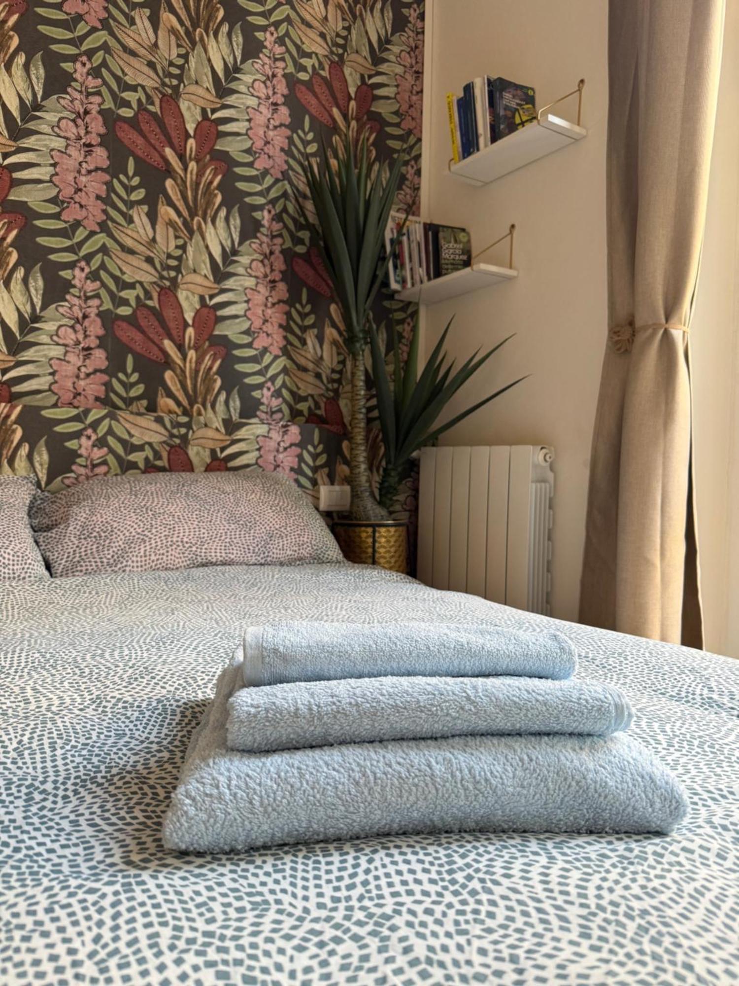 Peony House - 10 Min Duomo Apartment Милано Екстериор снимка