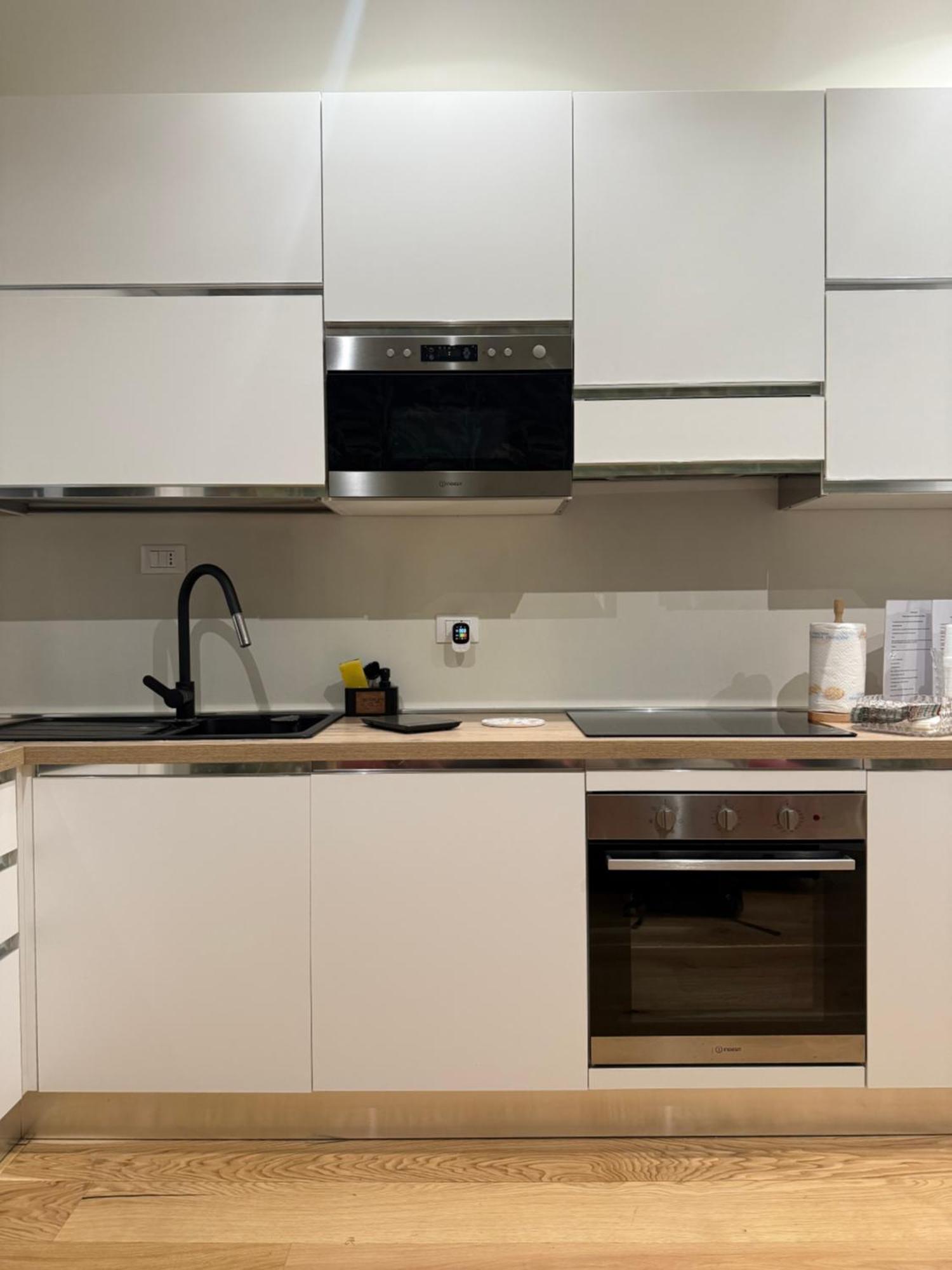 Peony House - 10 Min Duomo Apartment Милано Екстериор снимка