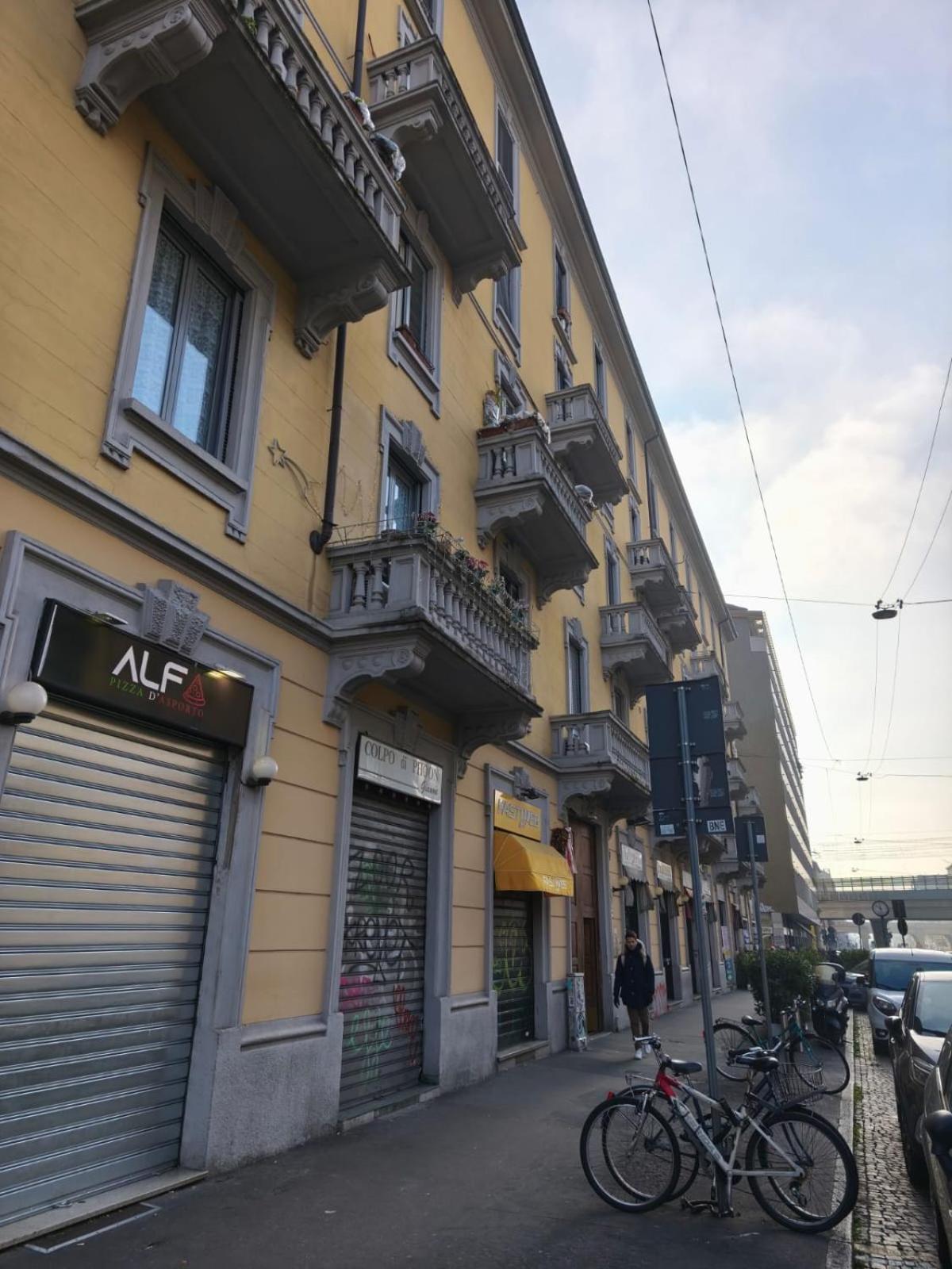 Peony House - 10 Min Duomo Apartment Милано Екстериор снимка
